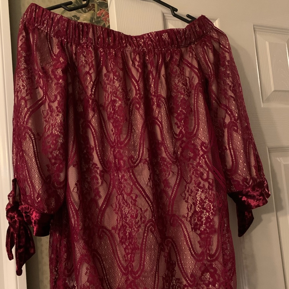 Off the shoulder Wine color fancy top